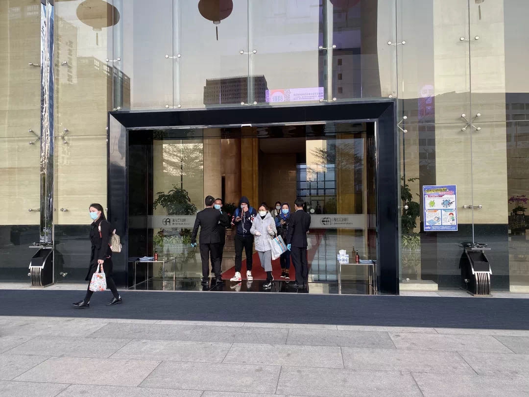 jinnianhui今年会上下齐心战“疫”情，党旗飘扬在一线